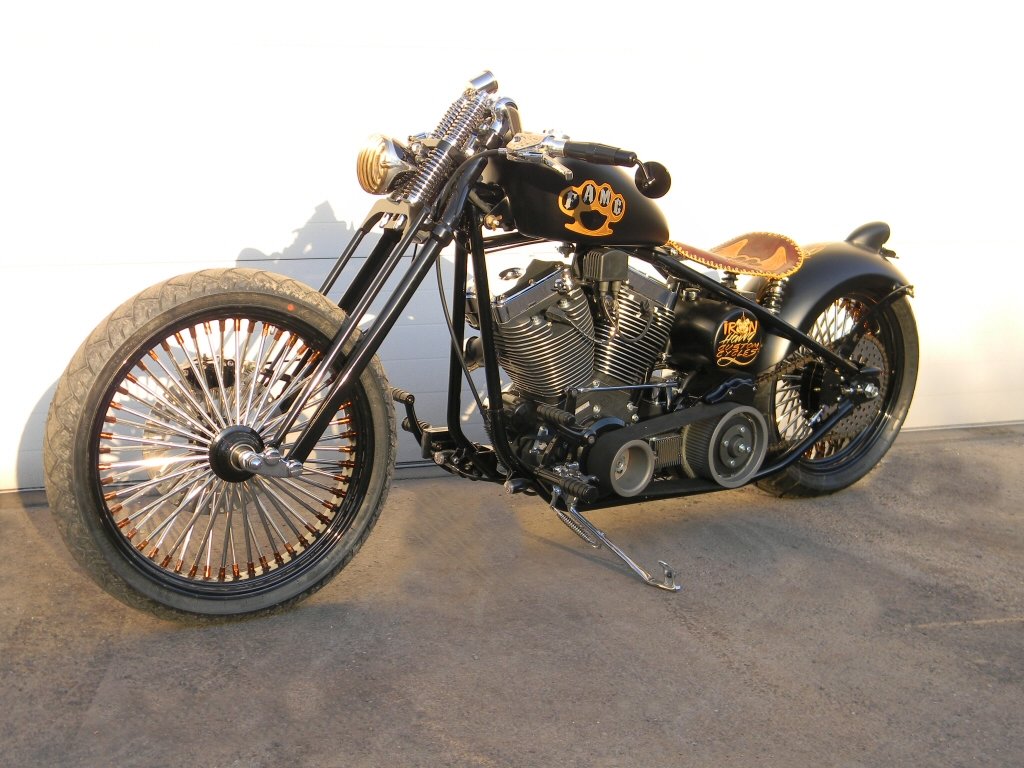 custombobbermotorcyclepaint1.jpg